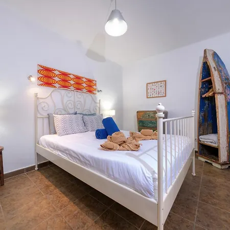 Casa Hibiscus - Shared Pool And Bbq - Close To Seafront Promenade By Lanzarote Casa de Férias
