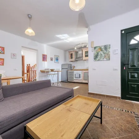 Casa Hibiscus - Shared Pool And Bbq - Close To Seafront Promenade By Lanzarote Casa de Férias Punta Mujeres