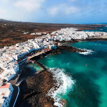 Casa Hibiscus - Shared Pool And Bbq - Close To Seafront Promenade By Lanzarote Punta Mujeres