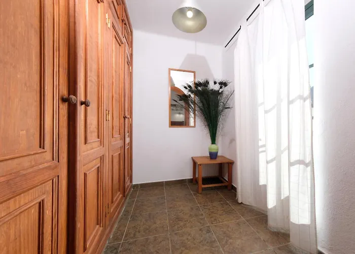 Casa Hibiscus - Shared Pool And Bbq - Close To Seafront Promenade By Lanzarote * Punta Mujeres