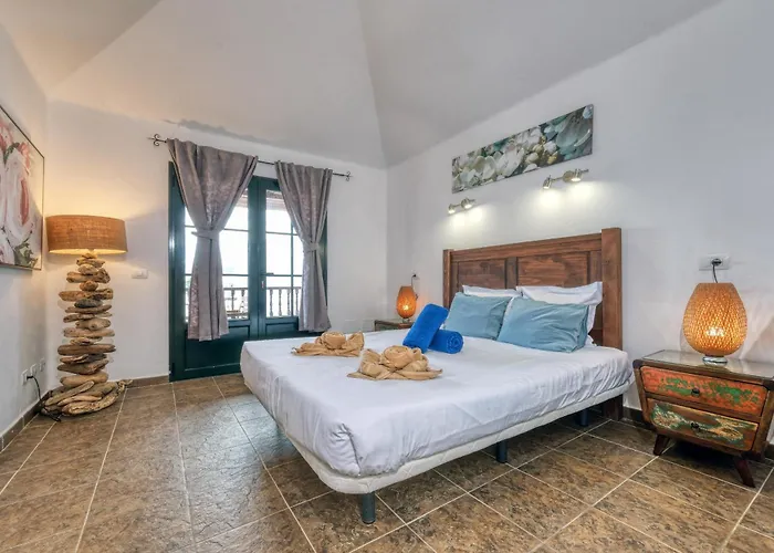 Casa Hibiscus - Shared Pool And Bbq - Close To Seafront Promenade By Lanzarote Punta Mujeres