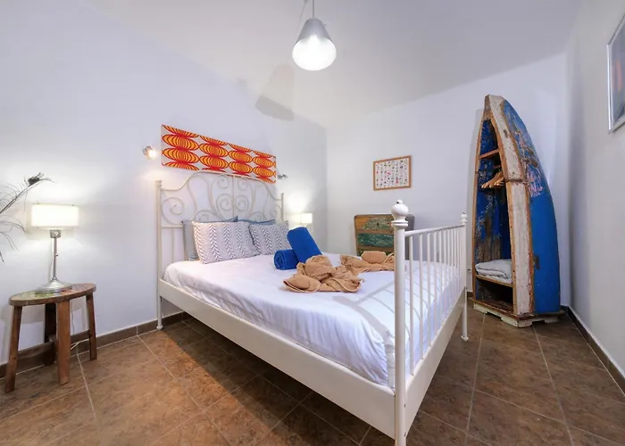 Casa Hibiscus - Shared Pool And Bbq - Close To Seafront Promenade By Lanzarote Ferienhaus