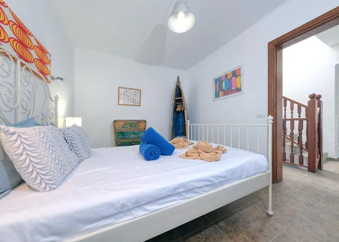 Ferienhaus Casa Hibiscus - Shared Pool And Bbq - Close To Seafront Promenade By Lanzarote