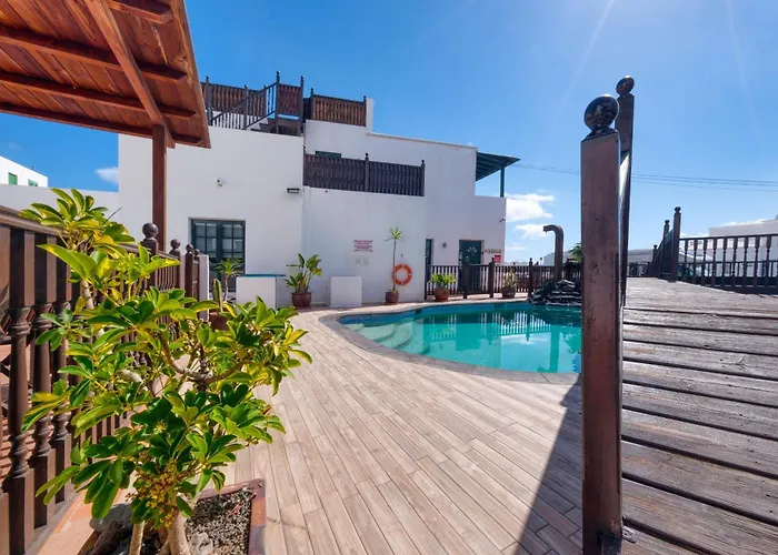 Casa Hibiscus - Shared Pool And Bbq - Close To Seafront Promenade By Lanzarote Ferienhaus Punta Mujeres
