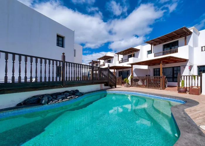 Ferienhaus Casa Hibiscus - Shared Pool And Bbq - Close To Seafront Promenade By Lanzarote Punta Mujeres